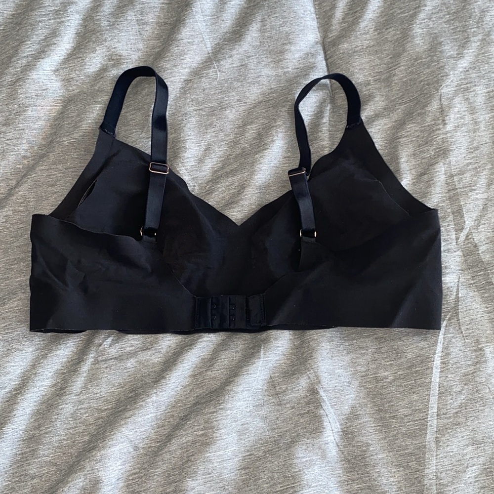 Victoria's Secret PINK Loungin' V-Neck Bra - Picture 2 of 8